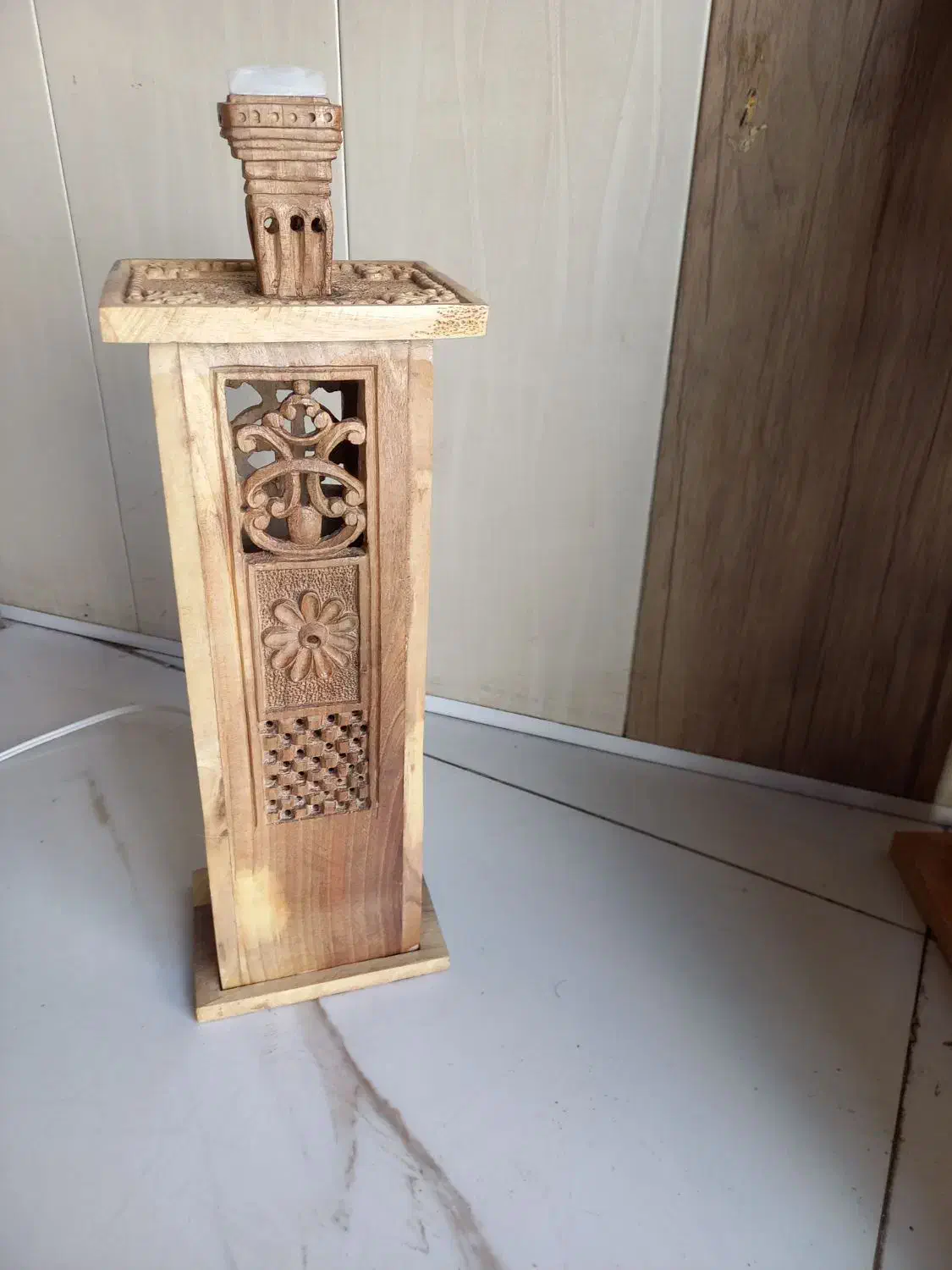 آباژور چوبی|چراغ خواب و آباژور|دماوند, گیلاوند|دیوار