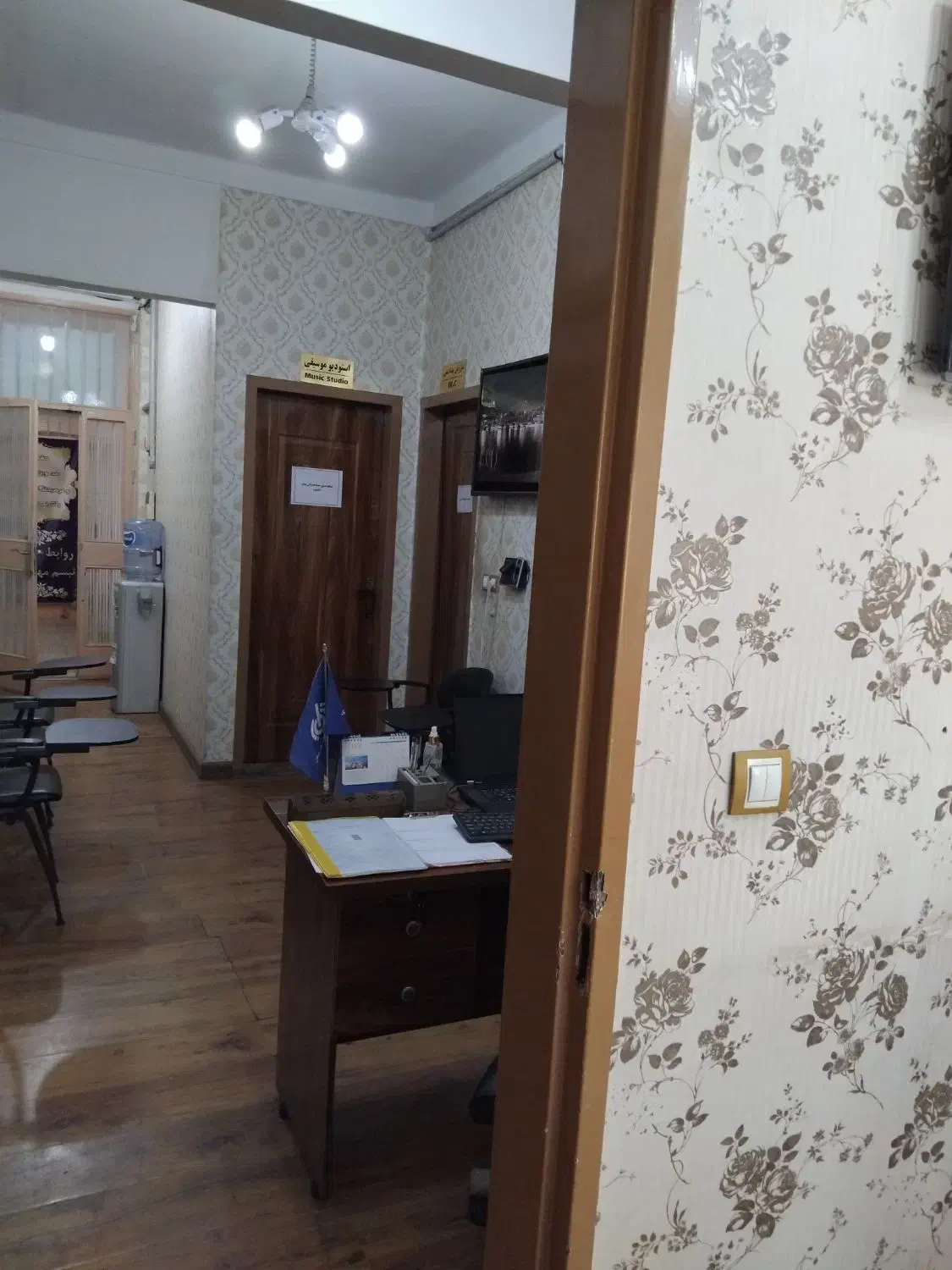 اجاره دفتر فعال موسسه فیلمسازی موسیقی|اجارهٔ دفتر کار، اتاق اداری، مطب|تهران, فلسطین (میدان انقلاب)|دیوار