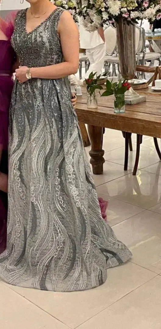 لباس مجلسی تمام سنگ دوزی شده نو|لباس|شهریار, شهرک وائین|دیوار