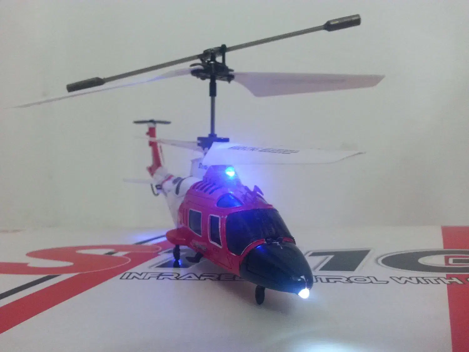 هلیکوبتر کنترلی شش جهته|اسباببازی بچه|محلات, |دیوار