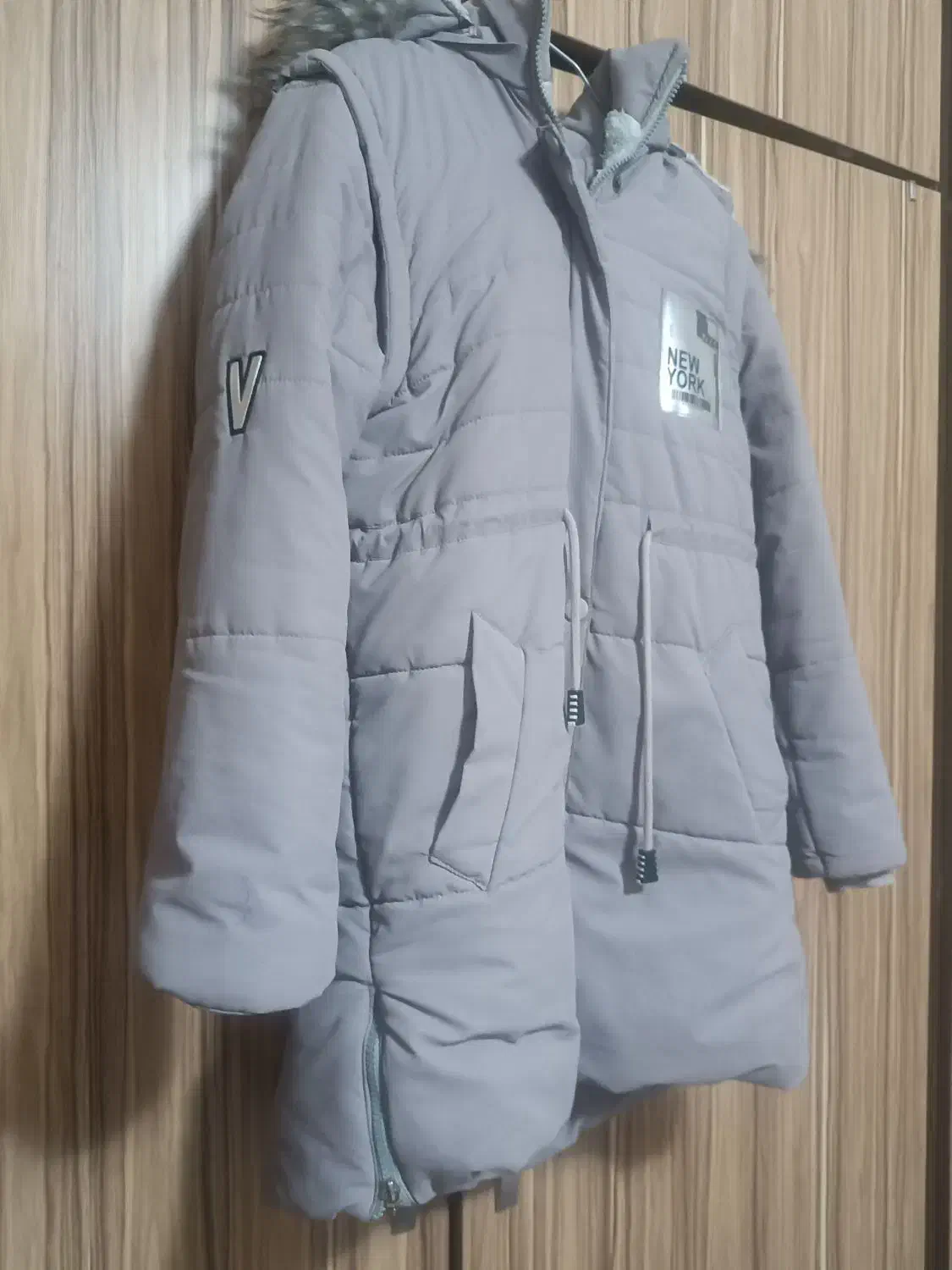 کاپشن|لباس|شیراز, فرگاز|دیوار