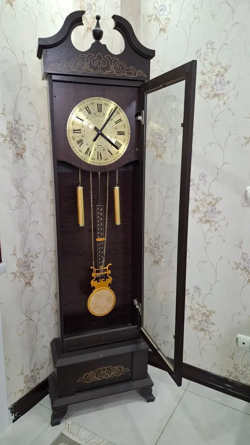 ساعت ایستاده در حد نو کاملا سالم چوب ام دی اف|ساعت دیواری و تزئینی|شاهینشهر, عطار|دیوار