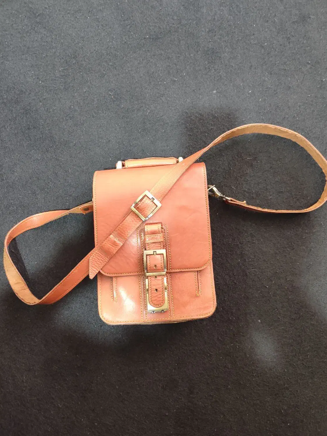 کیف رو دوشی،دانشجویی چرم گاوی اصل|کیف، کفش، کمربند|فولادشهر, C4|دیوار