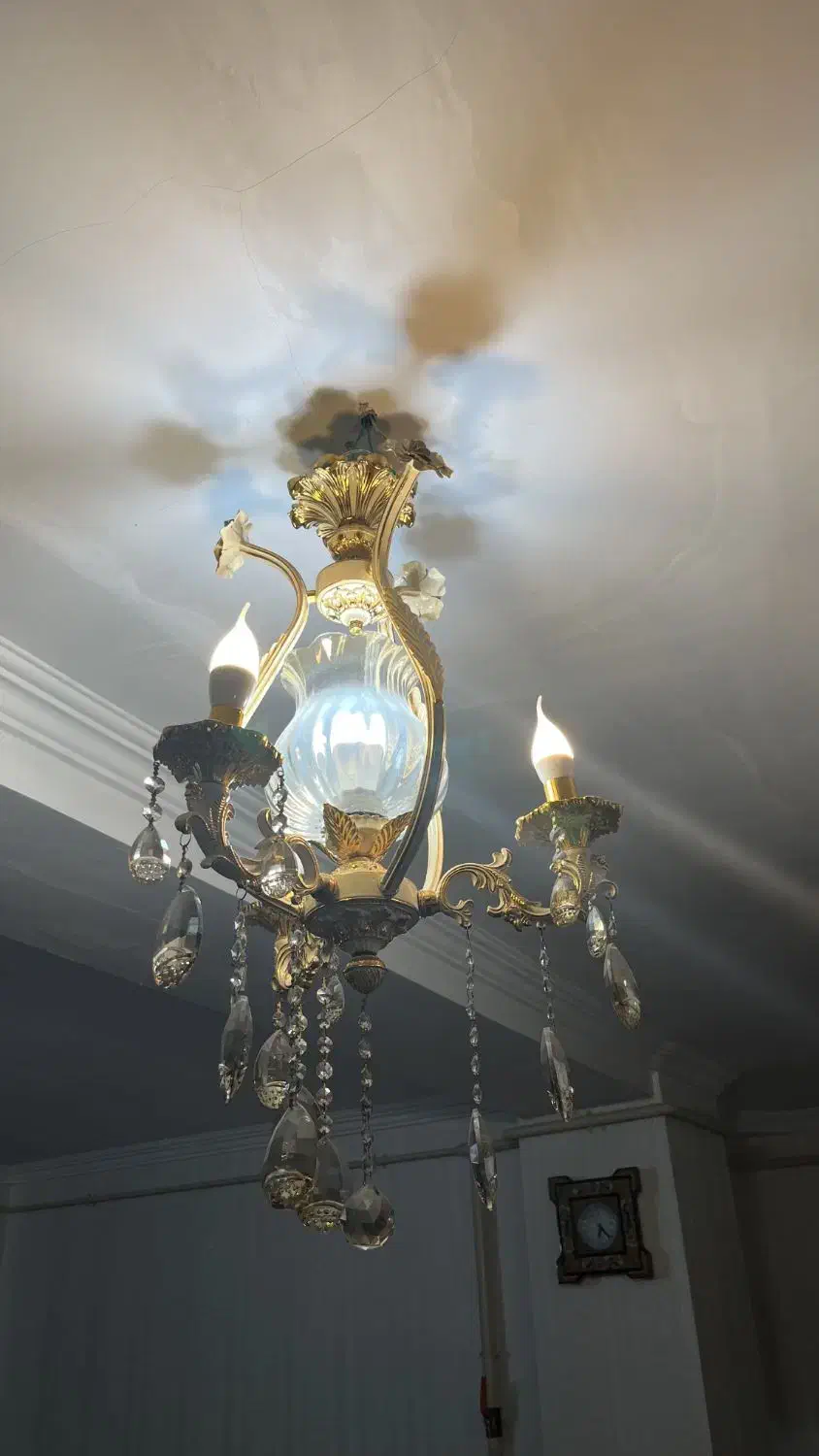 سه عدد لوستر برنز ، یک عدد ۱۵ شاخه دو عدد ۳ شاخه|لوستر و چراغ آویز|تبریز, |دیوار