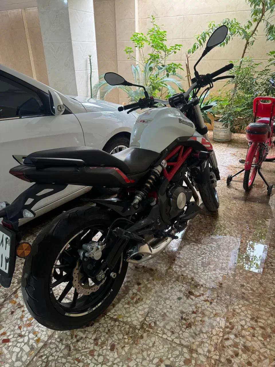 بنلی 300 جفت سیلندر مدل 1400|موتورسیکلت|رشت, معلم|دیوار