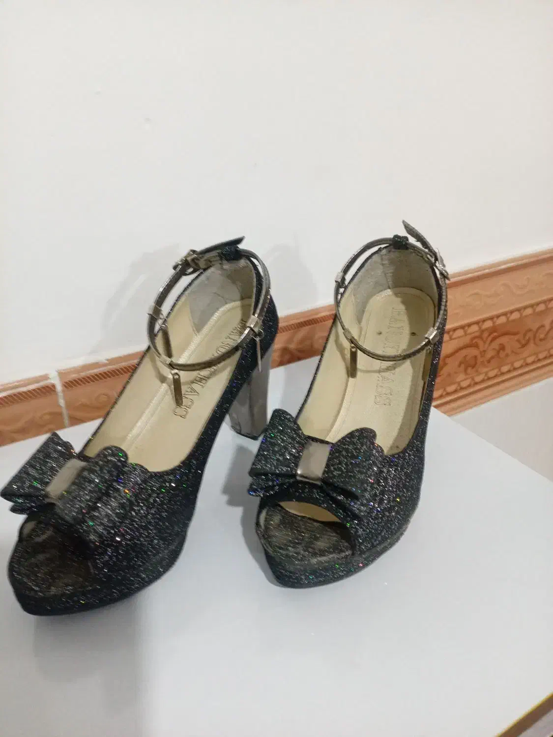 کفش مجلسی|کیف، کفش، کمربند|بیرجند, |دیوار