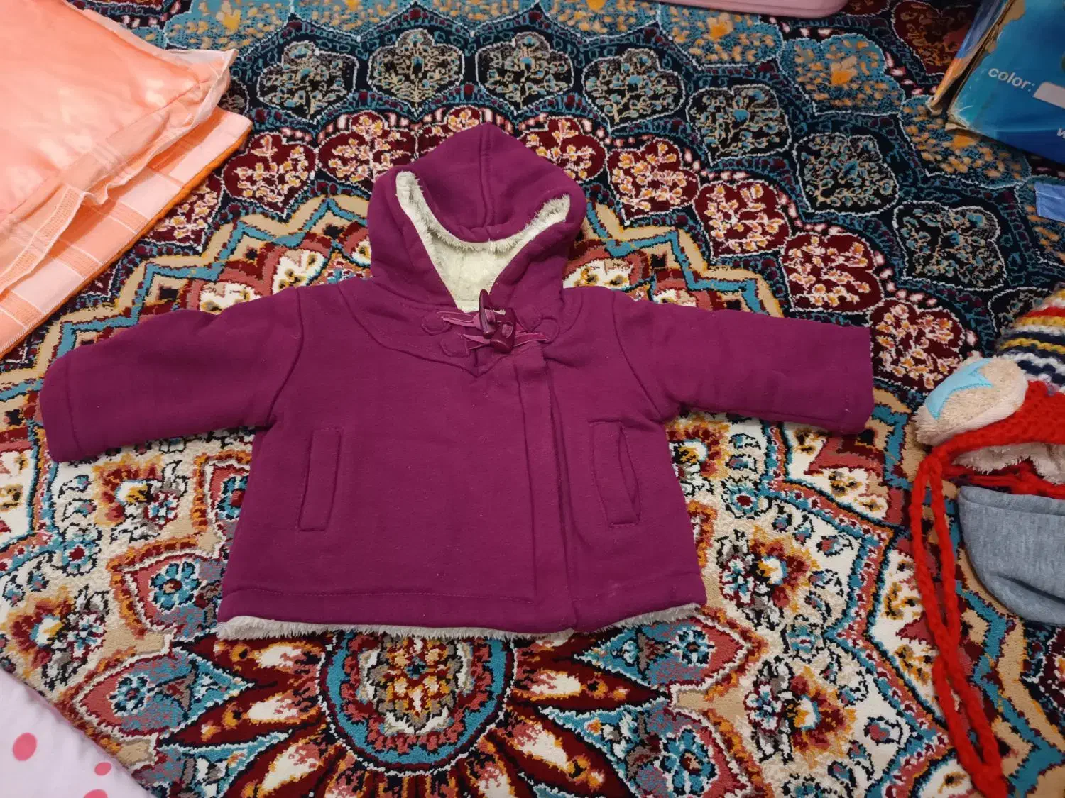 تعداد زیادی کفش و لباس و سرویس خواب|کفش و لباس بچه|کرمانشاه, |دیوار