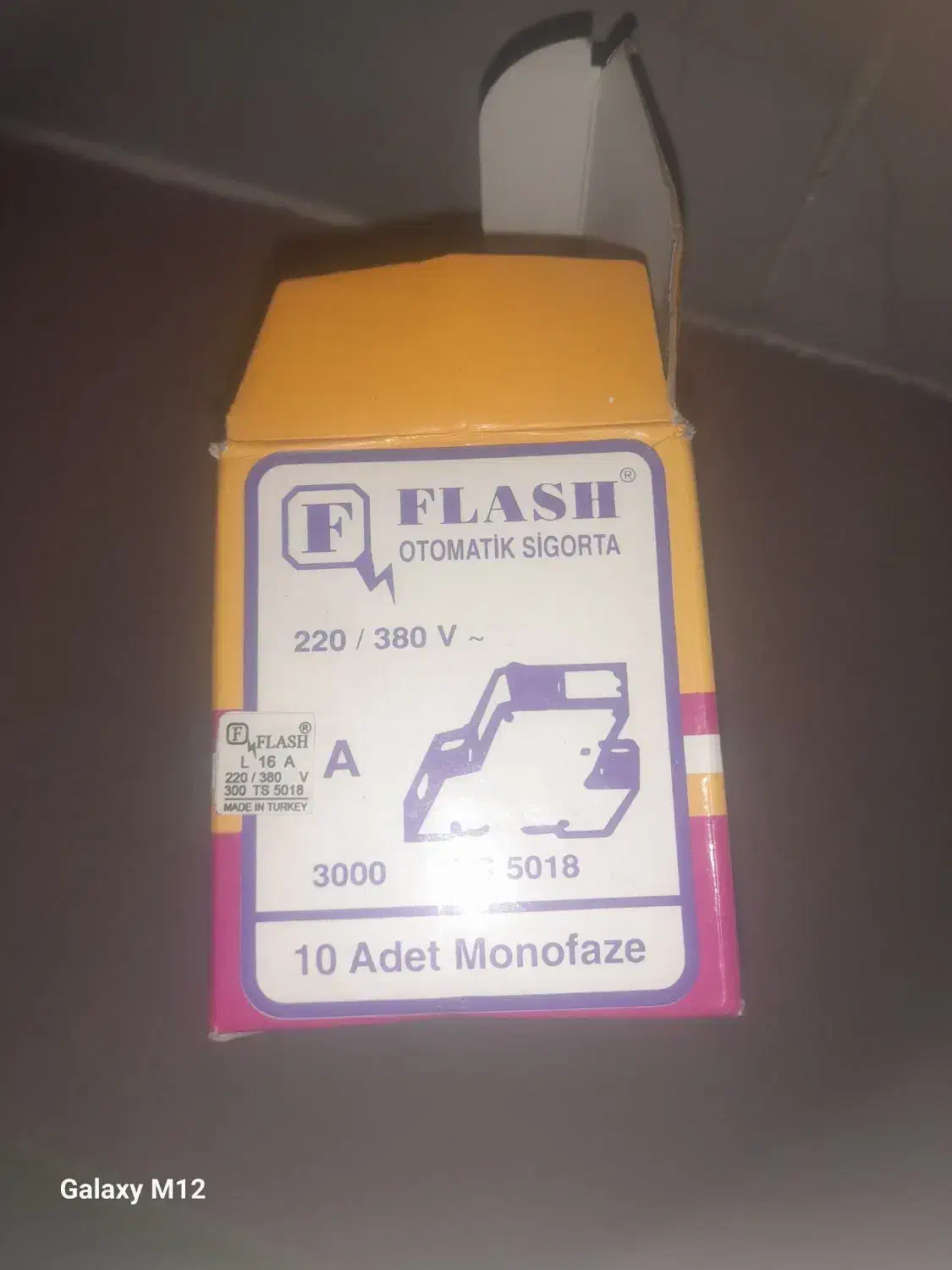 کلید مینیاتوری|سایر لوازم برقی|اصفهان, ابر|دیوار