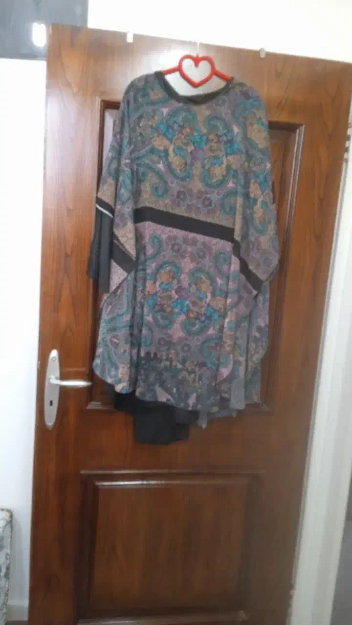 شومیز|لباس|برخوار, |دیوار