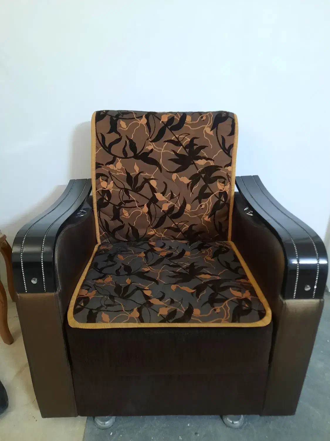 مبل تخت خواب شو|مبلمان خانگی و میز عسلی|کوهسار (آذربایجان), |دیوار