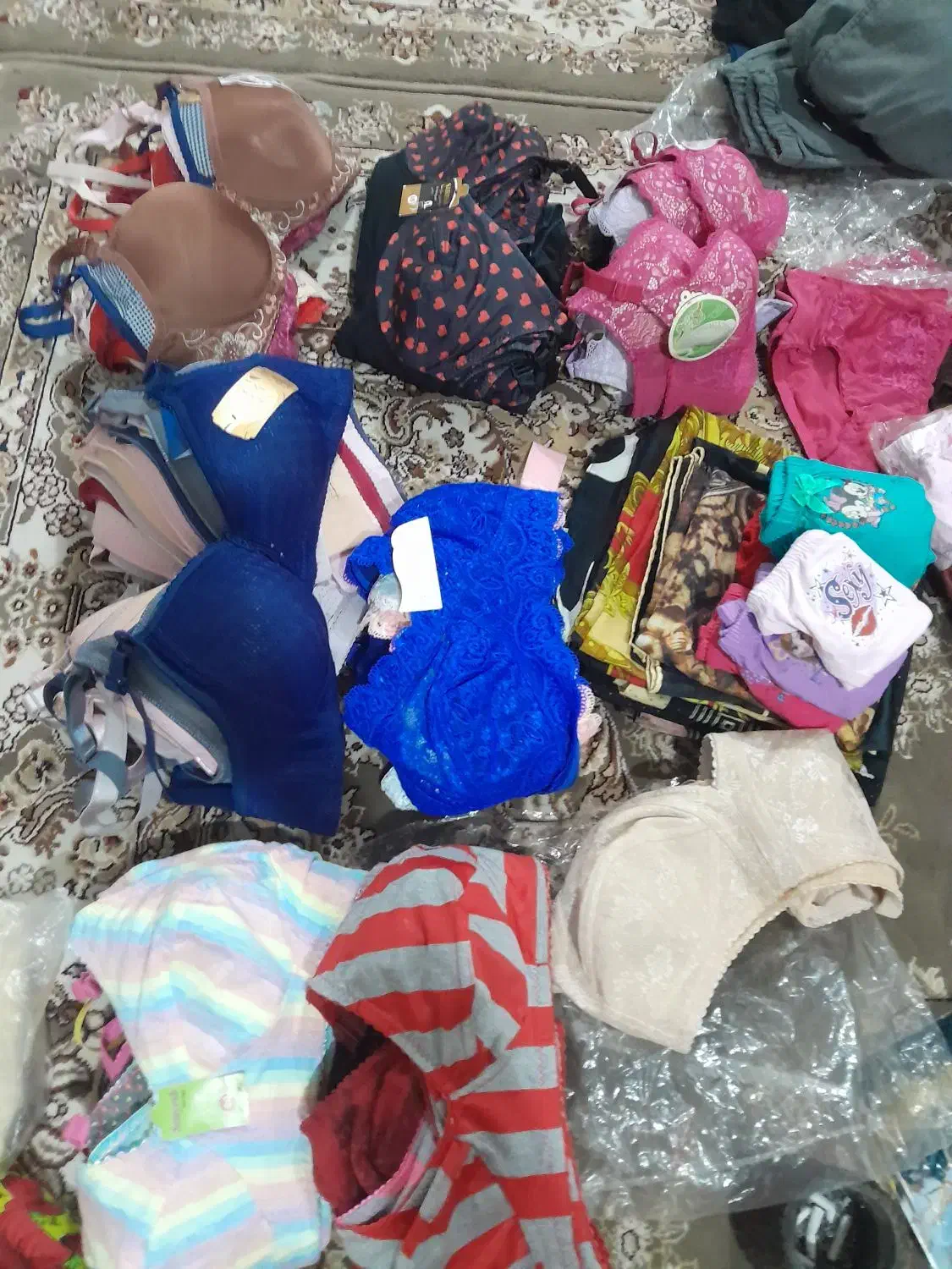 لباس زیر|لباس|ورامین, ورامین|دیوار