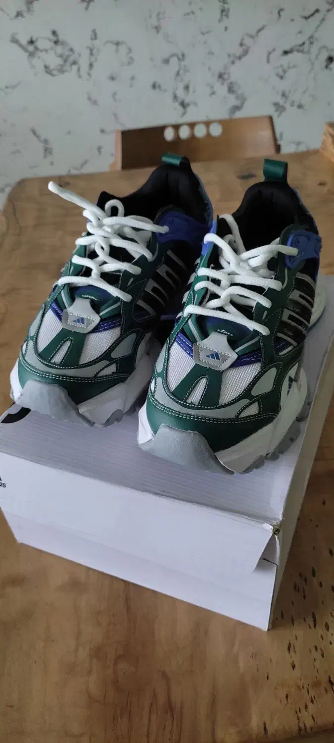 کتونی آدیداس|کیف، کفش، کمربند|تهران, مینای شمالی (مخبر)|دیوار