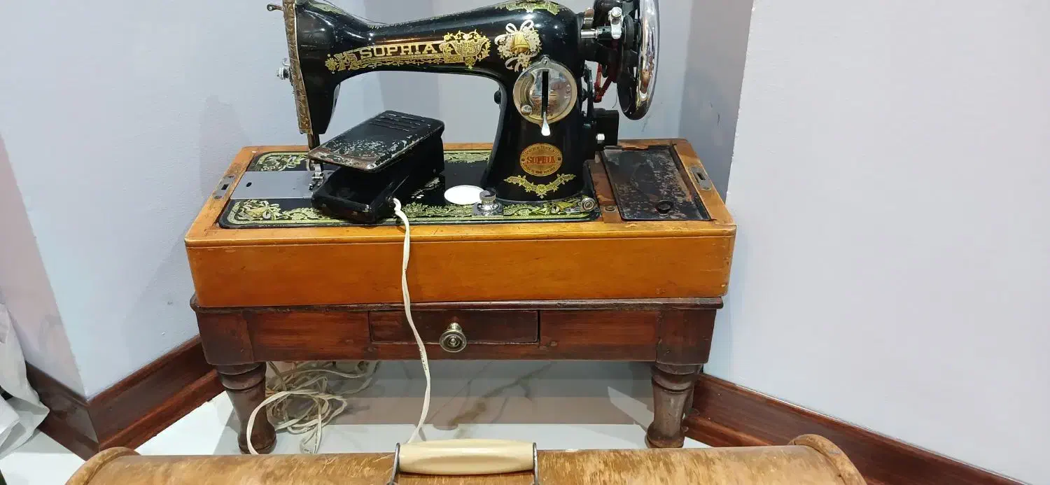 چرخ خیاطی Sophia قدیمی|کلکسیون اشیاء عتیقه|بابل, |دیوار