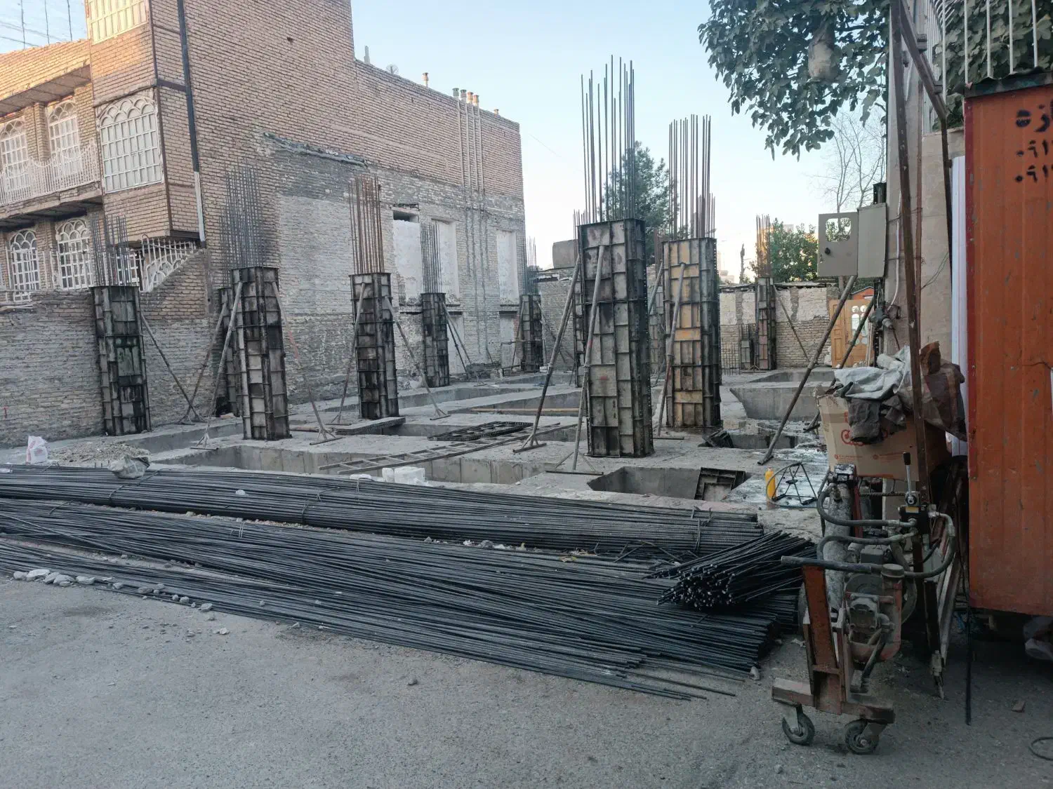 کارگر ارماتور بند|استخدام معماری، عمران و ساختمانی|کرمانشاه, |دیوار