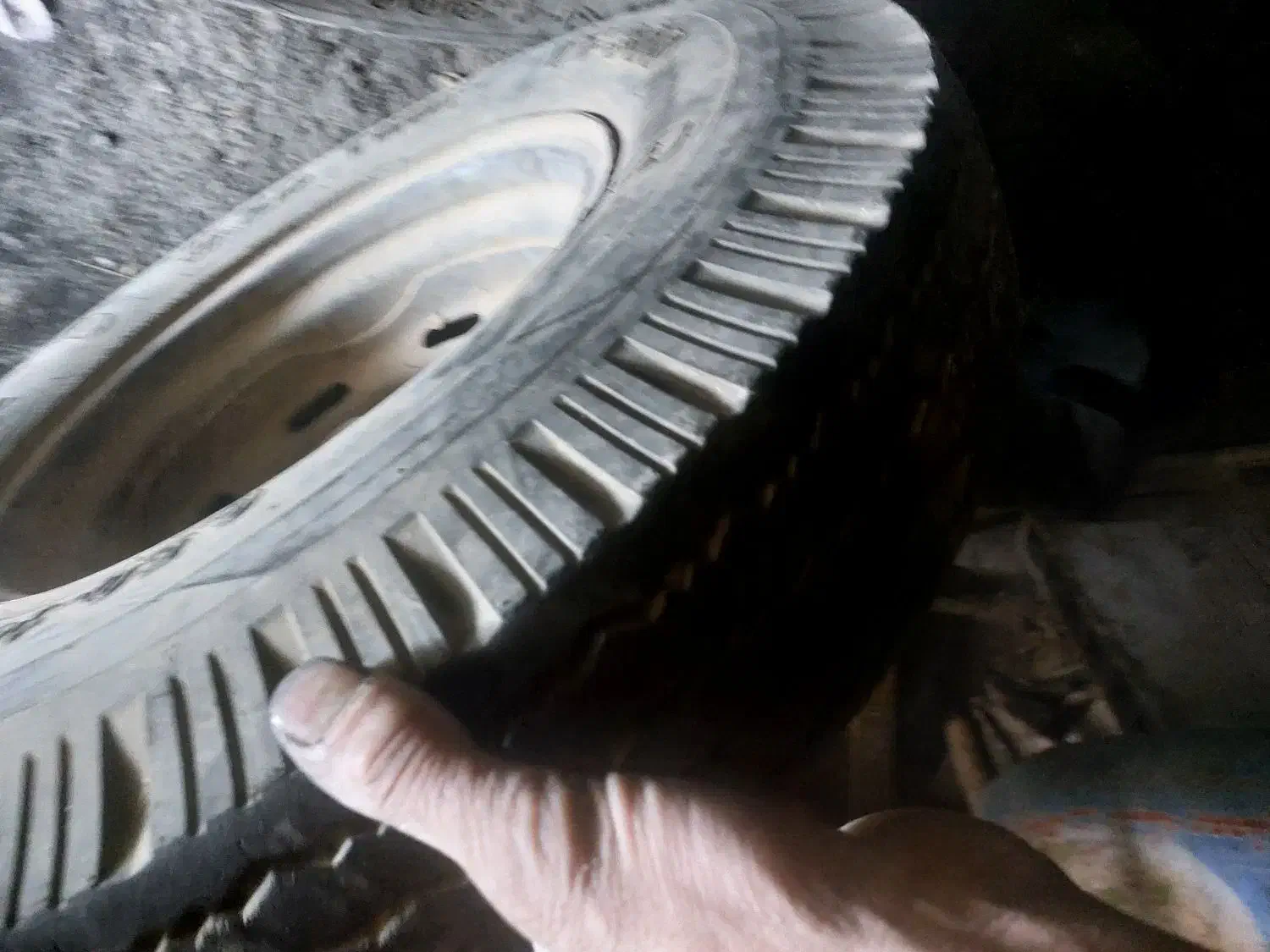 لاستیک وتیوب خودرودرحدنو|قطعات یدکی و لوازم جانبی|قرچک, محمد آباد|دیوار