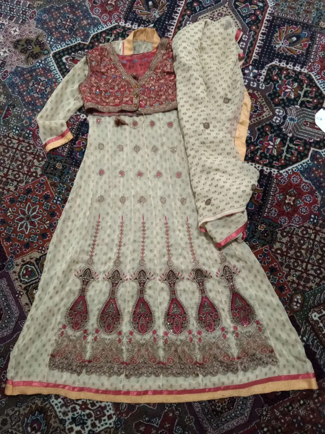 لباس|لباس|ورامین, خیر آباد|دیوار