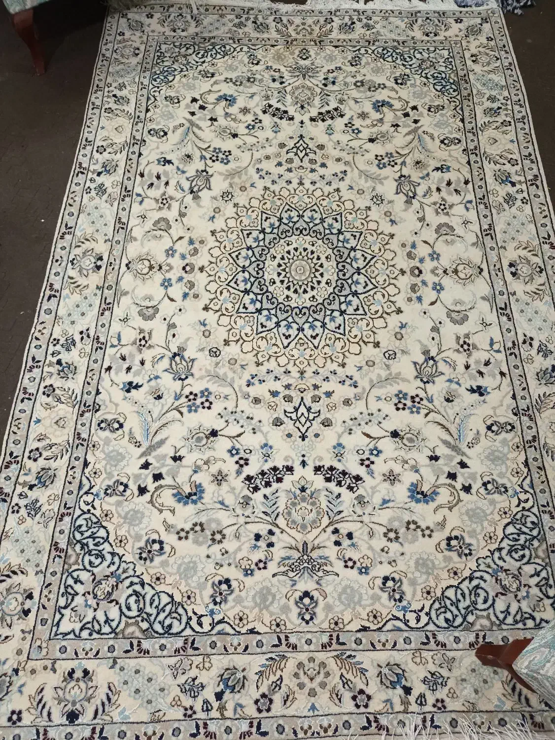 فرش دستباف گل ابریشم نائین ۹لا|فرش|خرمآباد, |دیوار