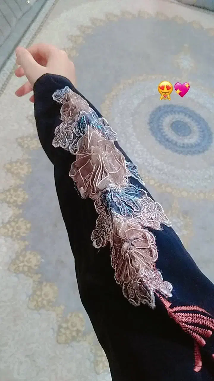 تعدادی عبا|لباس|بندرعباس, |دیوار