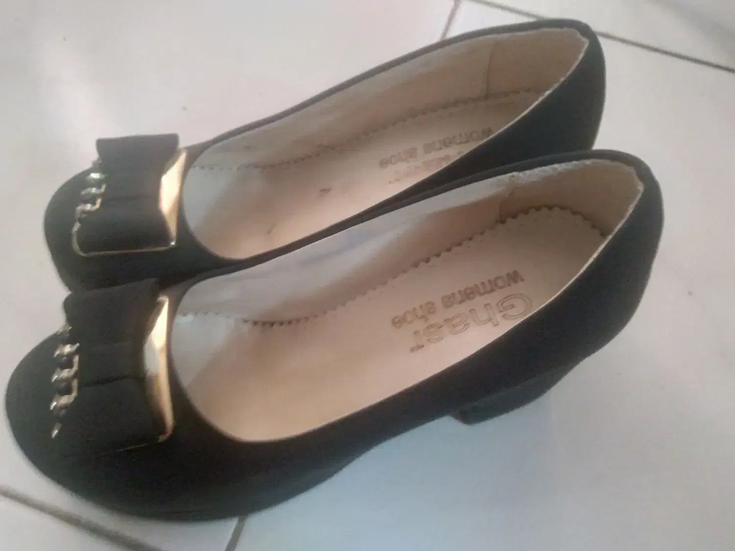 کفش|کیف، کفش، کمربند|مشهد, هفت تیر (آب و برق)|دیوار