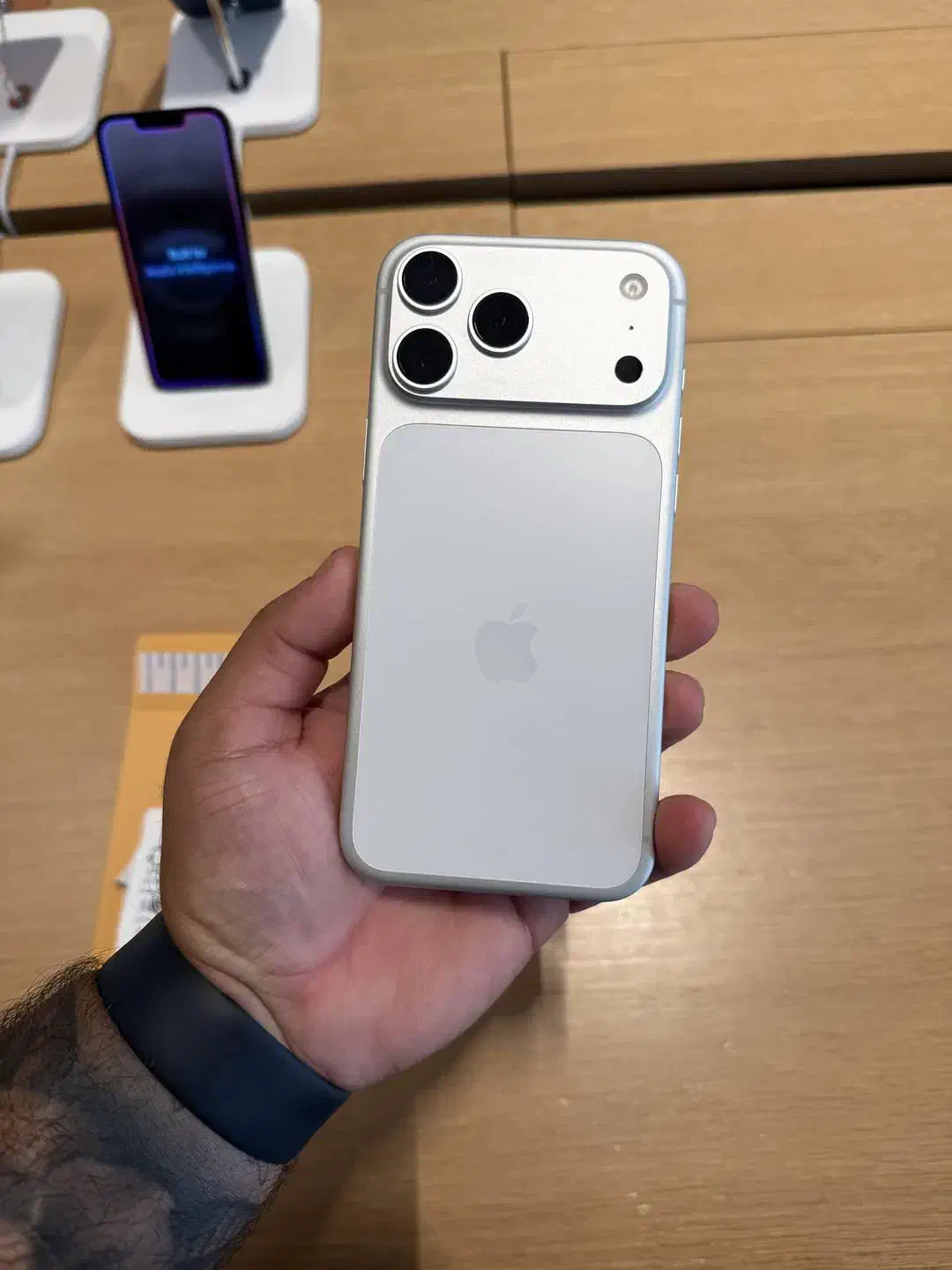 iphone17pro silver|موبایل|آبادان, |دیوار