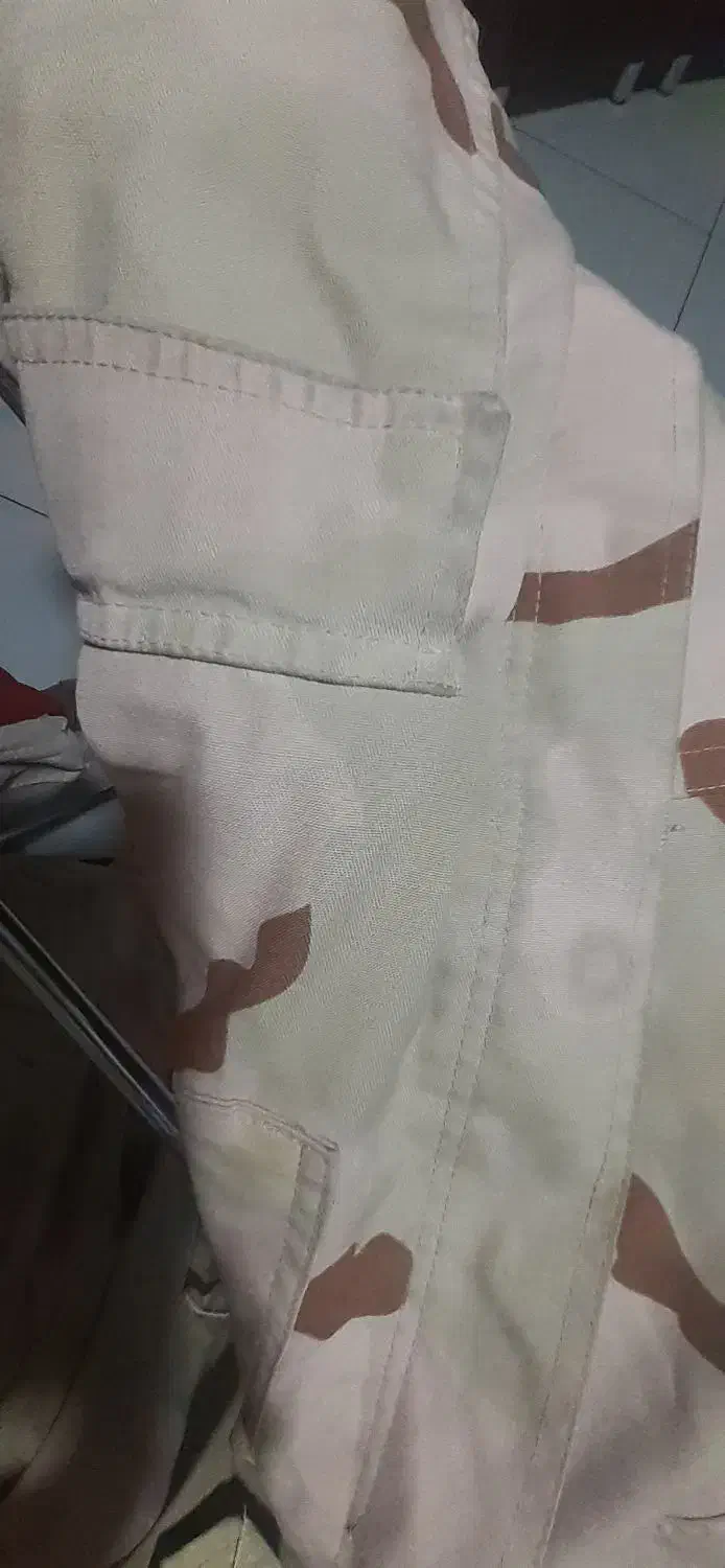 دو دست لباس سربازی کارکرده و یک دست با کتونی نو نو|لباس|ملک‌آباد, |دیوار