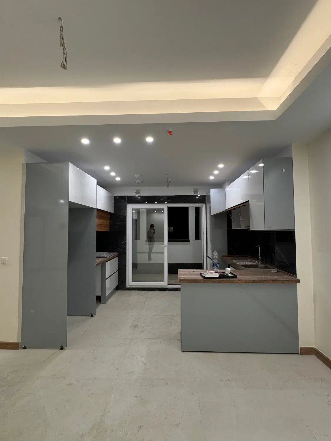 کابینت مدرن mdf|کتابخانه، شلف، قفسههای دیواری|تهران, گلستان (شهرک راه آهن)|دیوار