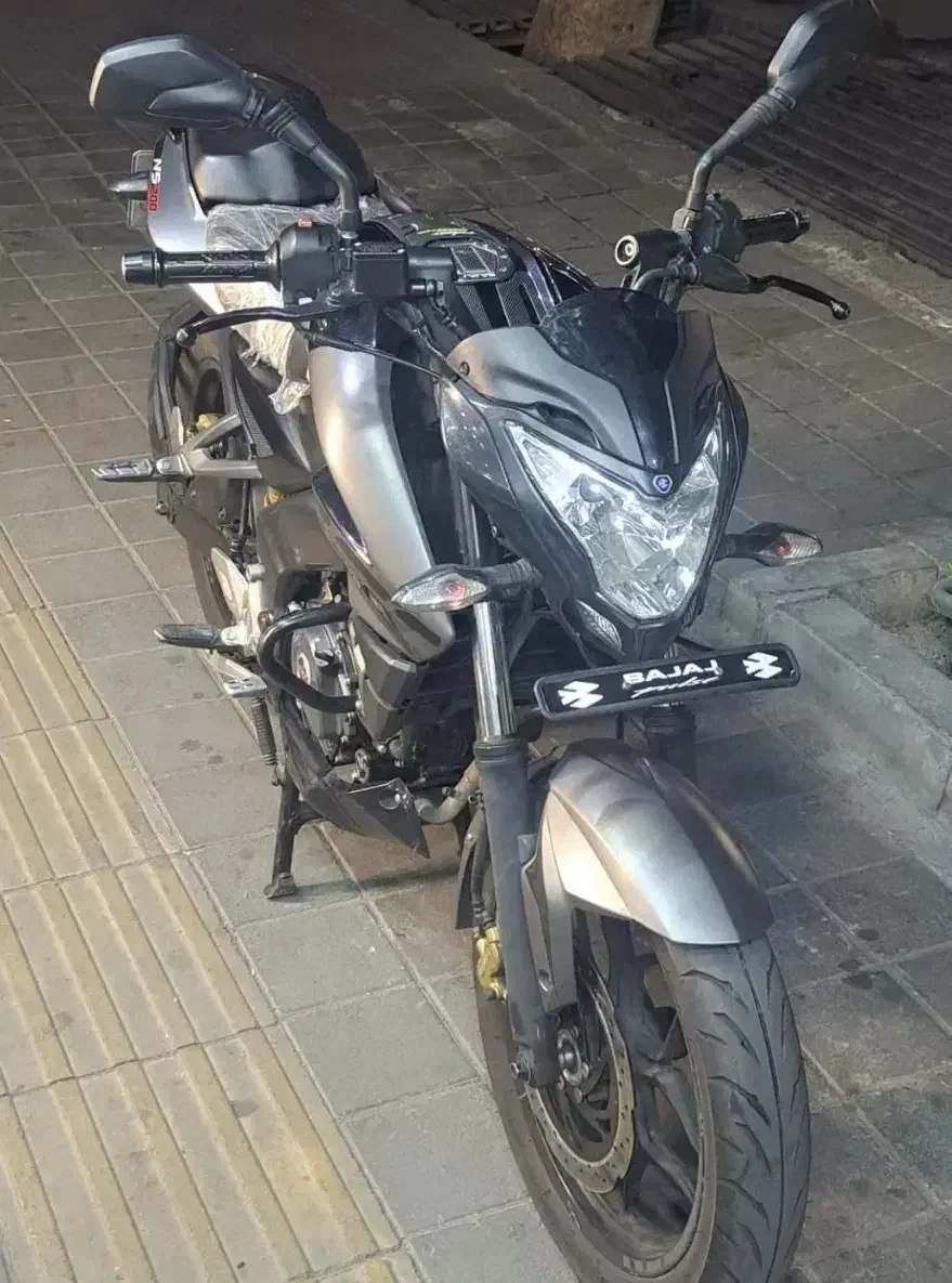 ns200مزایده درحد|موتورسیکلت|تهران, صد دستگاه|دیوار