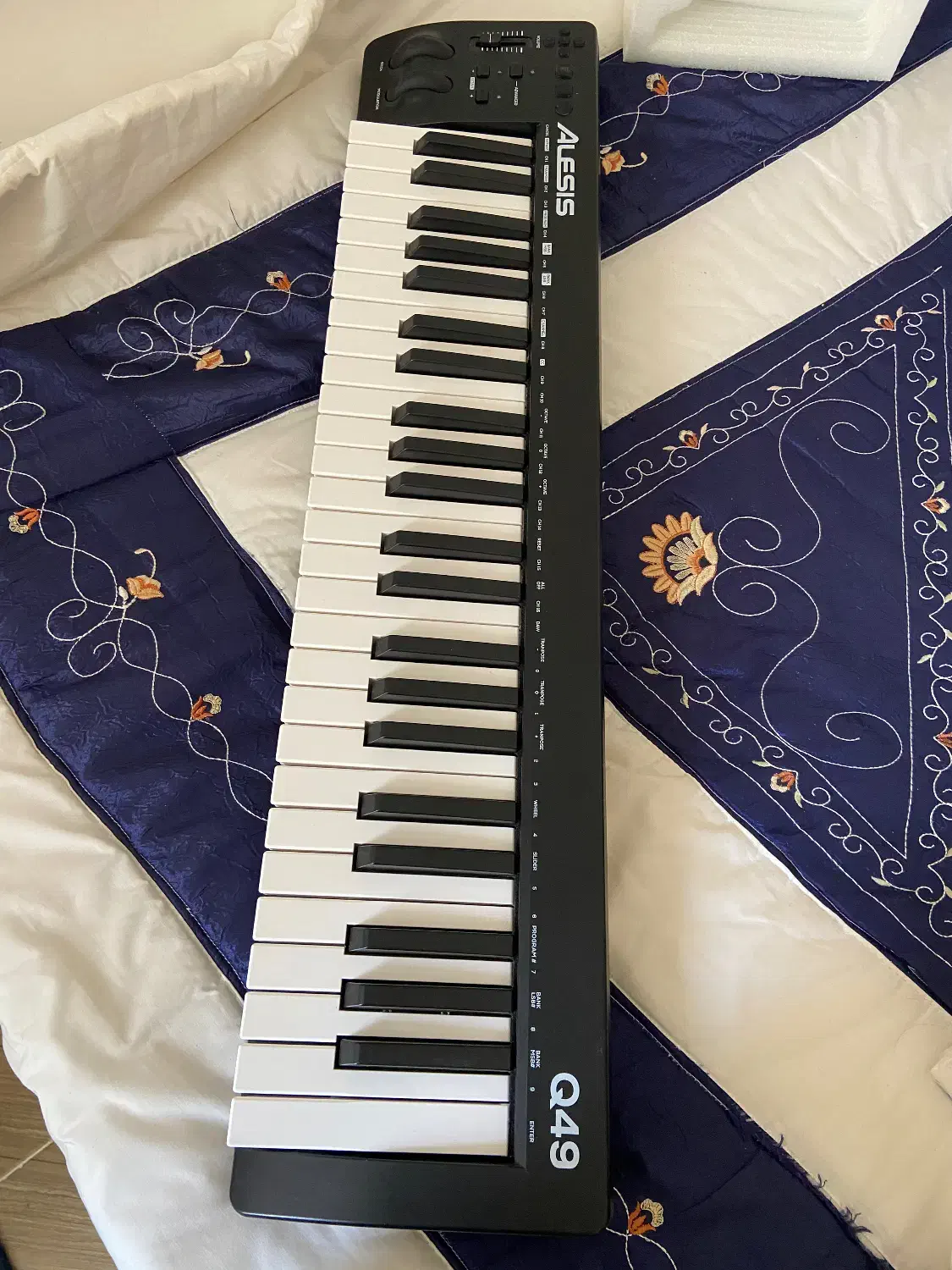 میدی کنترلر آلیسس q49 mk2|پیانو، کیبورد، آکاردئون|آبادان, |دیوار