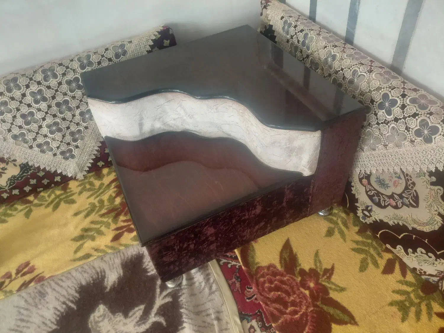 میز گوشه|مبلمان خانگی و میز عسلی|باسمنج, |دیوار