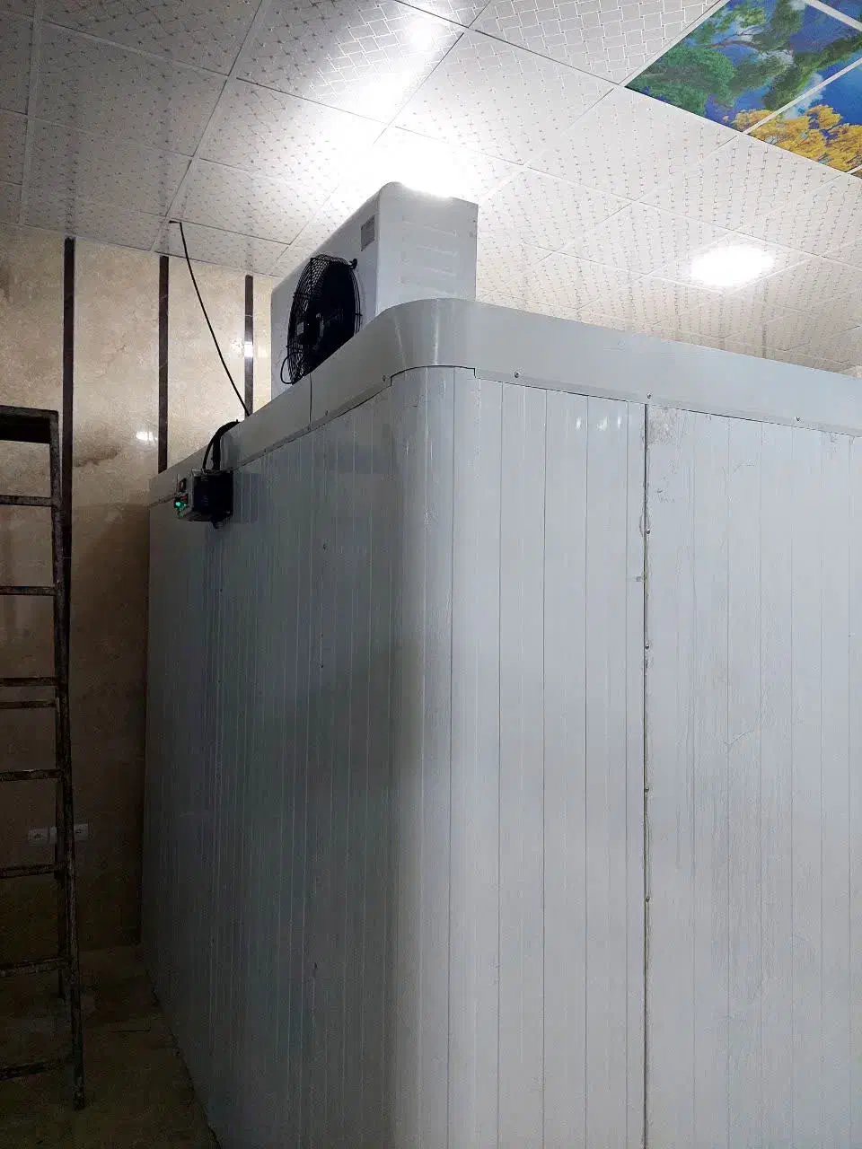 سردخانه ۳+۳+۲/۳۰ بالای صفر|ماشین‌آلات صنعتی|رشت, گیل|دیوار