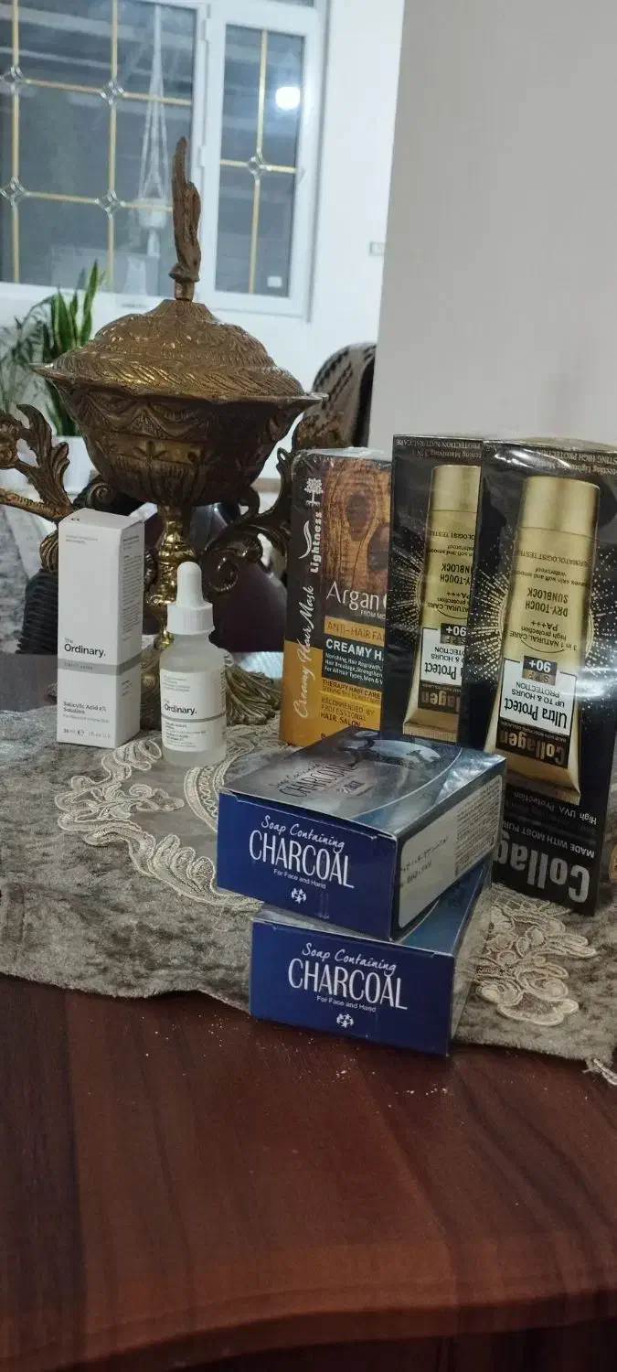 آرایشی بهداشتی و درمانی|آرایشی، بهداشتی، درمانی|شال, |دیوار