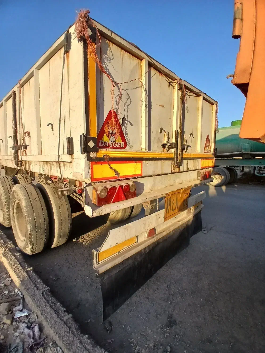 تریلی لبه دار|خودرو سنگین|یزد, |دیوار