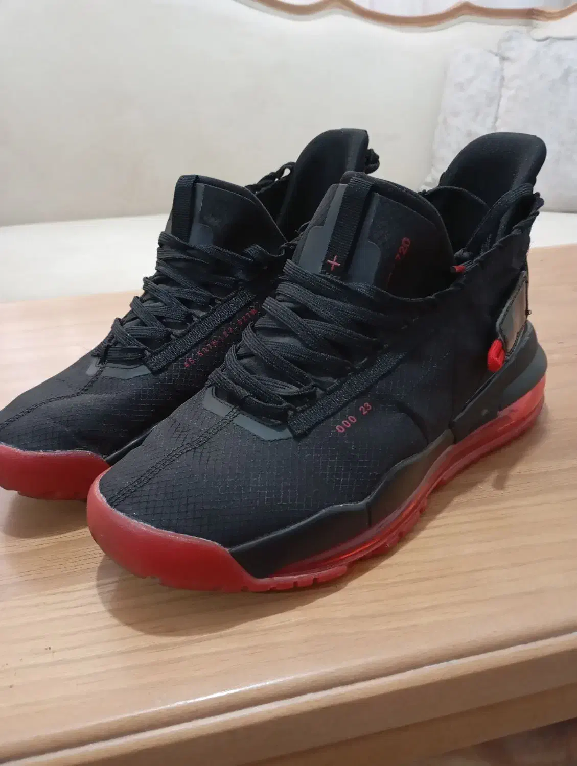 کتونی نایک|کیف، کفش، کمربند|پرند, فاز ۵|دیوار