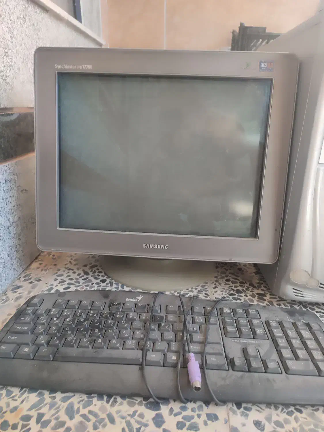 کامپیوتر سالم مانیتور،زیرقیمت|رایانه رومیزی|بروجن, |دیوار