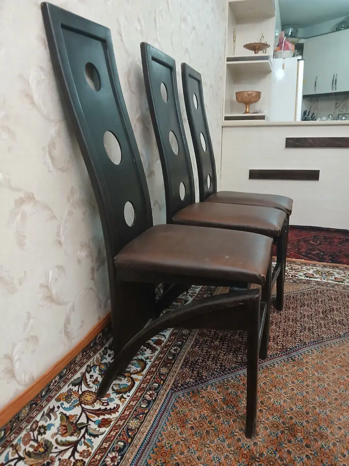 صندلی سه تا ۶۰۰|میز و صندلی غذاخوری|زنجان, |دیوار