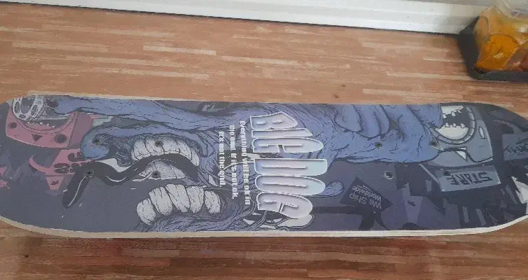 اسکیت برد.|دوچرخه، اسکیت، اسکوتر|سراب, |دیوار