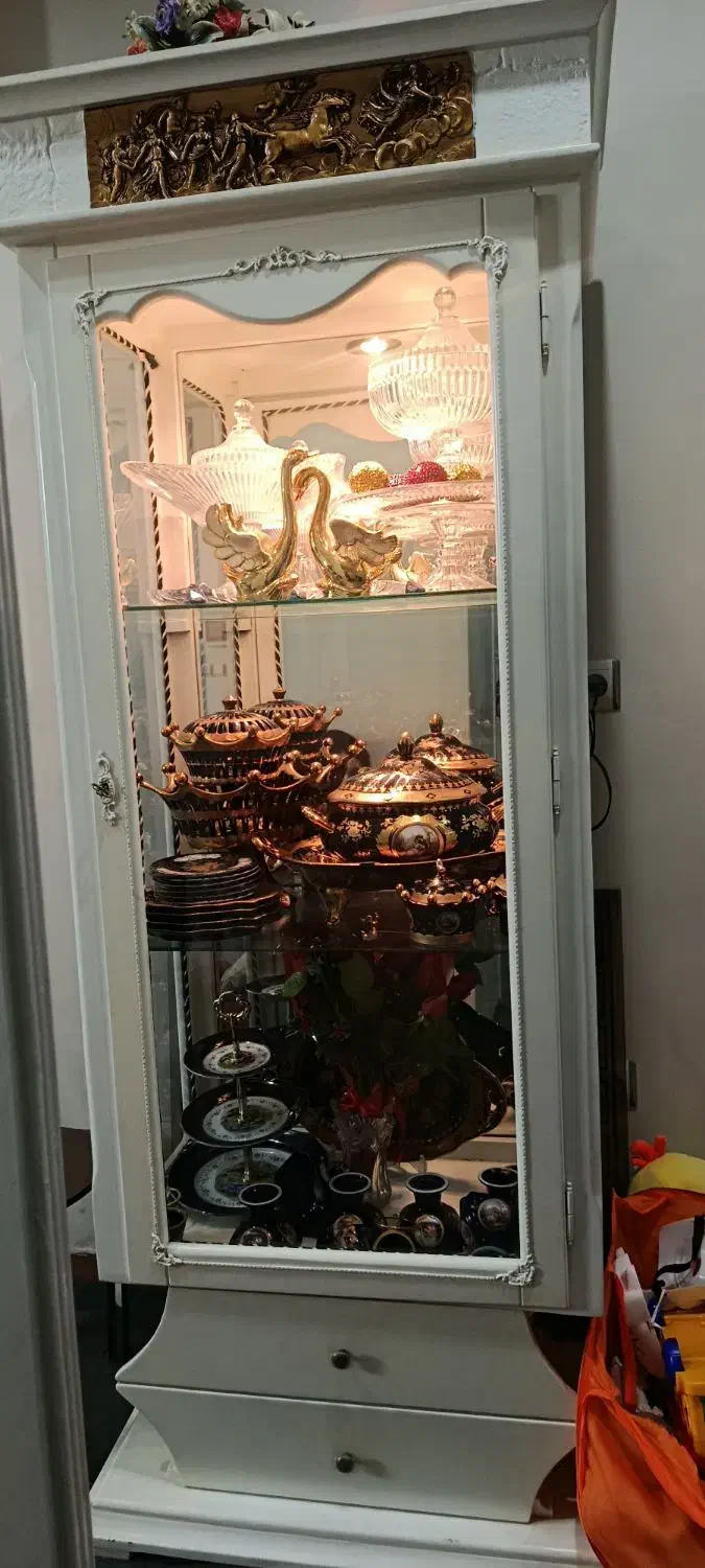 بوفه سفید بسیار تمیز|بوفه، ویترین، کنسول|گرگان, |دیوار