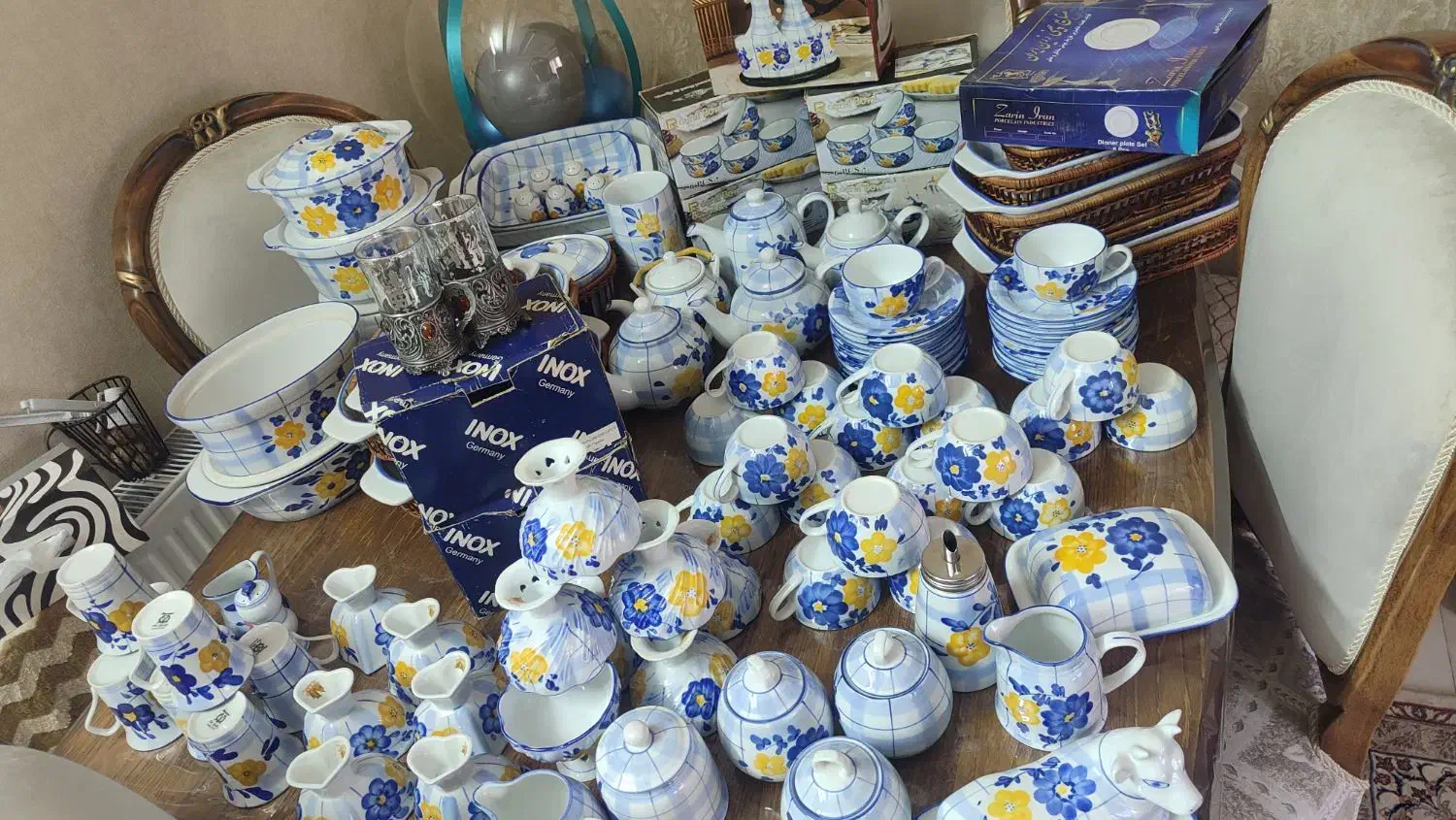 ظروف گلپنبه ای|کلکسیون اشیاء عتیقه|اصفهان, عسگریه|دیوار