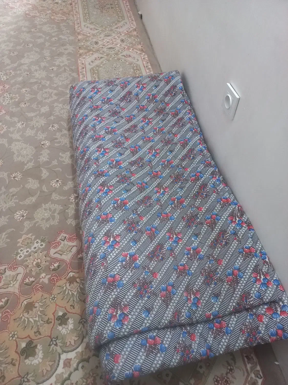 لحاف درحدنو .سنگین..|رختخواب، بالش، پتو|قرچک, پارک جنگلی|دیوار