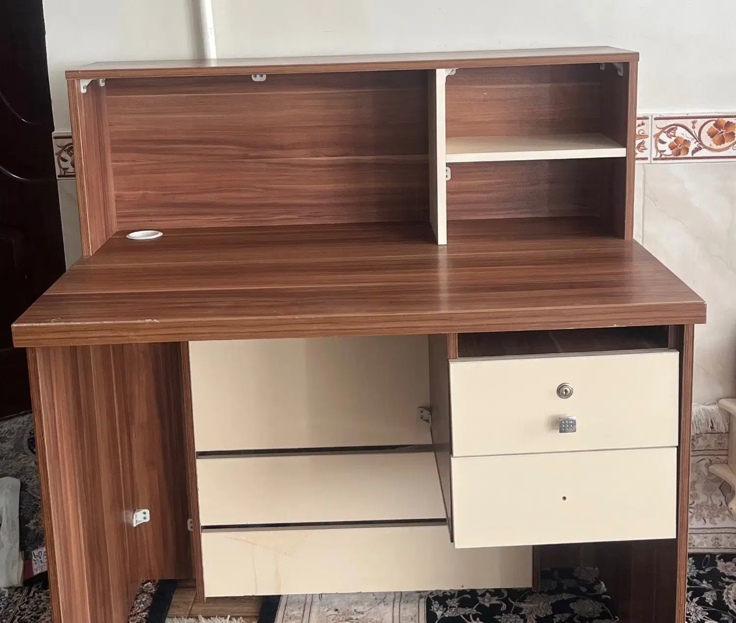 میز کامپیوتر و میز تحریر و کتابخونه و صندلی|میز تحریر و کامپیوتر|باقرشهر, |دیوار