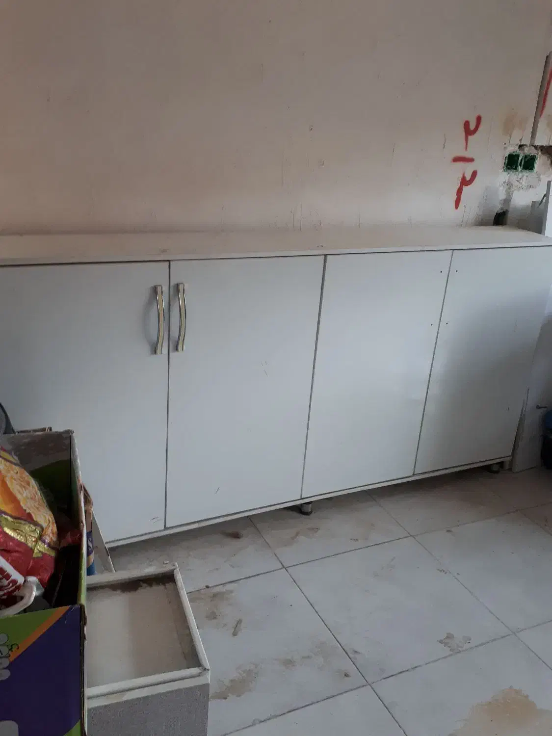 حراج زیر قیمت فروش ویترین کفش ولباس رگال آویزلباس|فروشگاه و مغازه|رامند, |دیوار