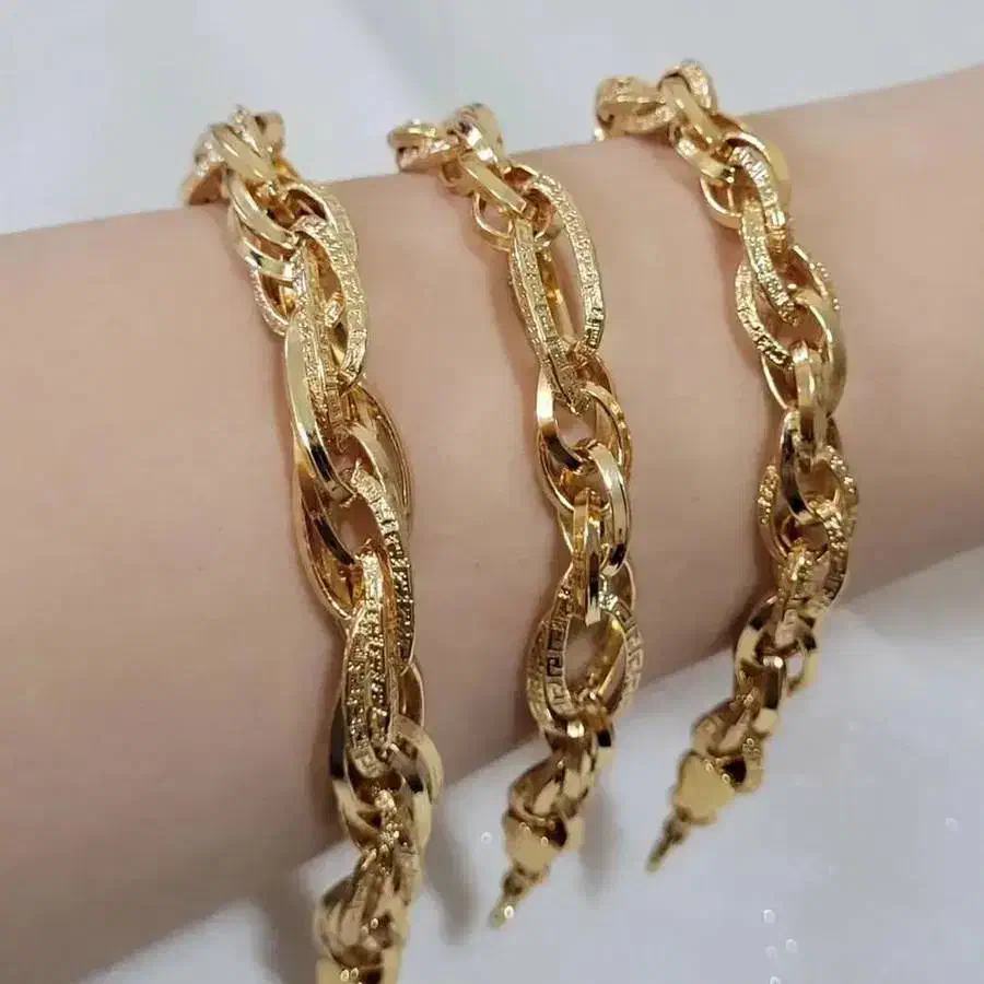 دستبند طلا گمشده|اشیا|کرمانشاه, |دیوار