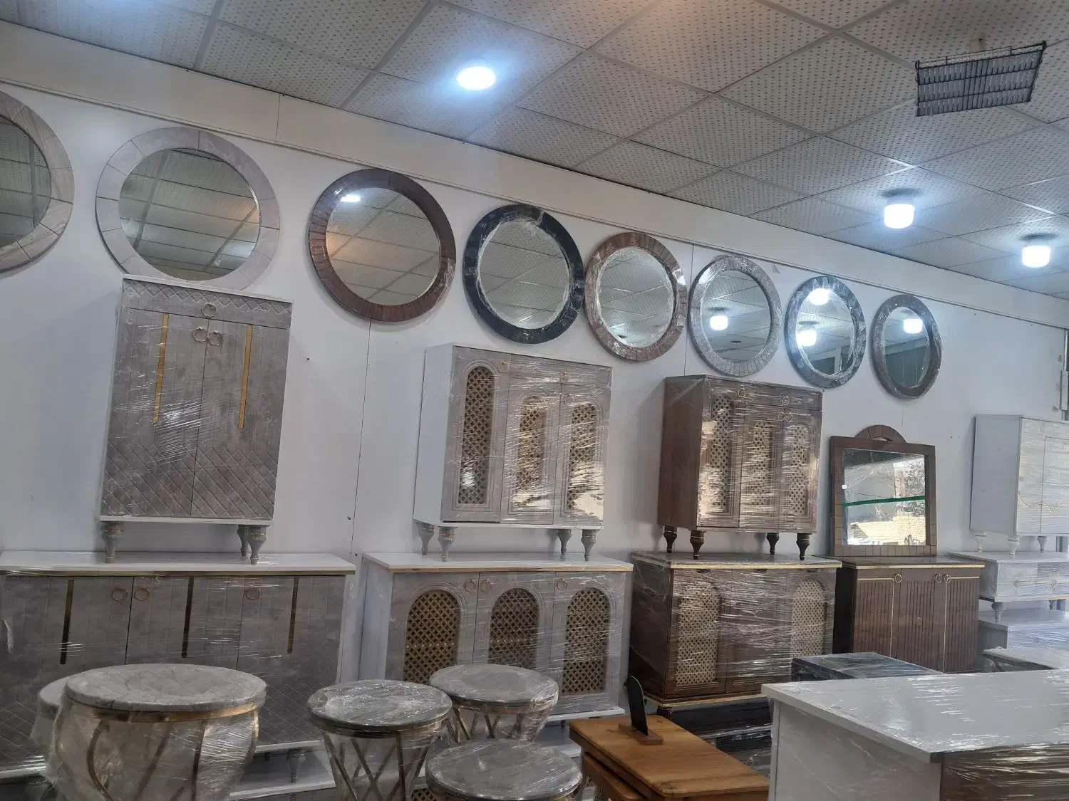 آینه کنسول شیک ۴۸۵۰زیرتلو.یزیو.ن۲۸۵۰.جا.کفشی۲۷۵۰|بوفه، ویترین، کنسول|ملایر, |دیوار