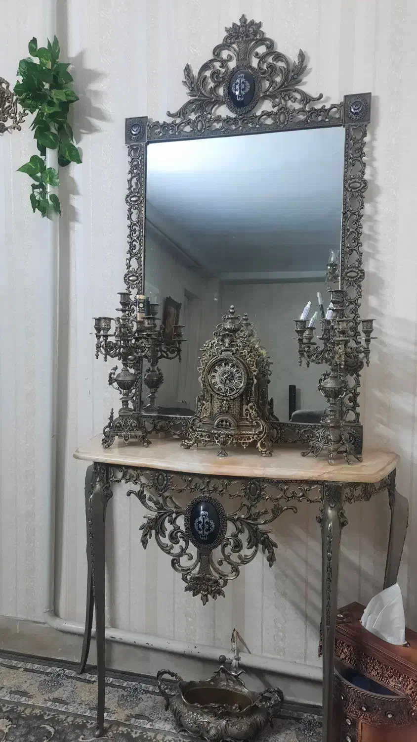 اینه کنسول و ساعت برنجی|بوفه، ویترین، کنسول|قرچک, میرزائی جنوبی|دیوار