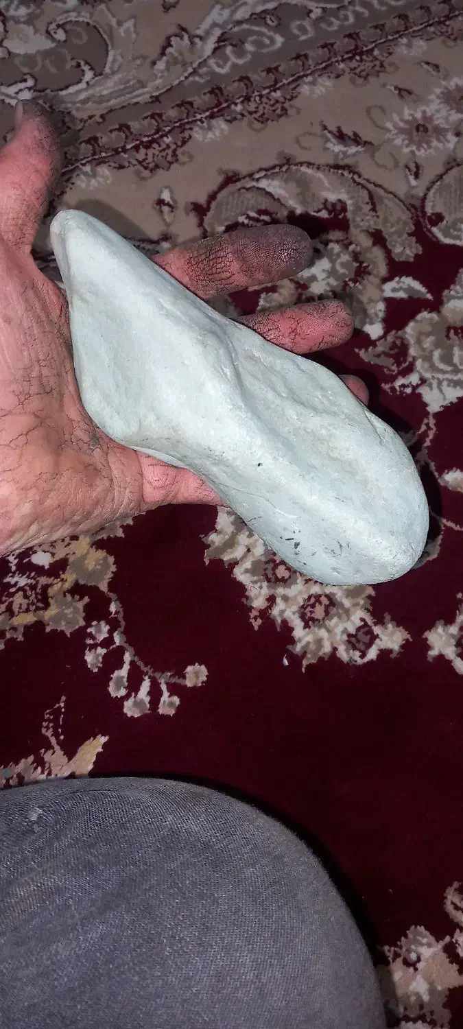 یک سنگ کلسیون بی نظیربه شکل پای یک خانم دقیقن|کلکسیون اشیاء عتیقه|علی‌آباد کتول, |دیوار