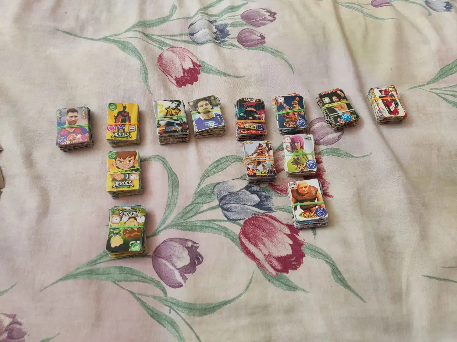 کارت های ریز فوتبالی|اسباببازی|قم, پردیسان|دیوار