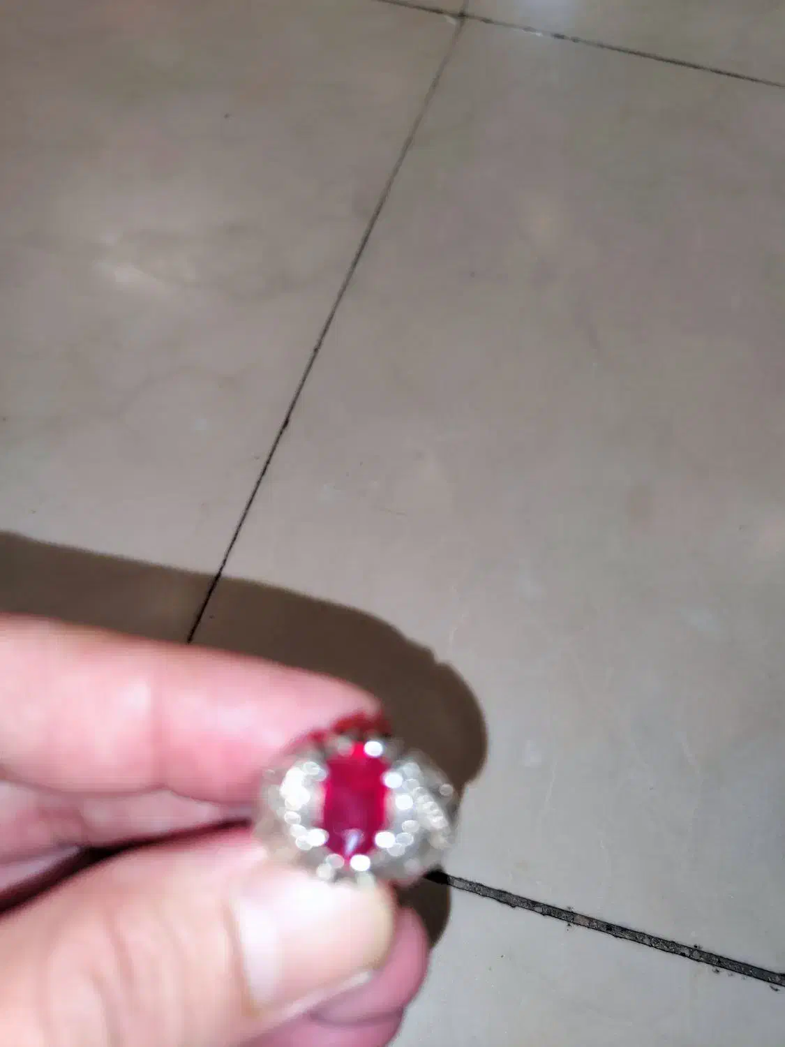 انگشتر یاقوت|جواهرات|قم, چهل درخت‎|دیوار