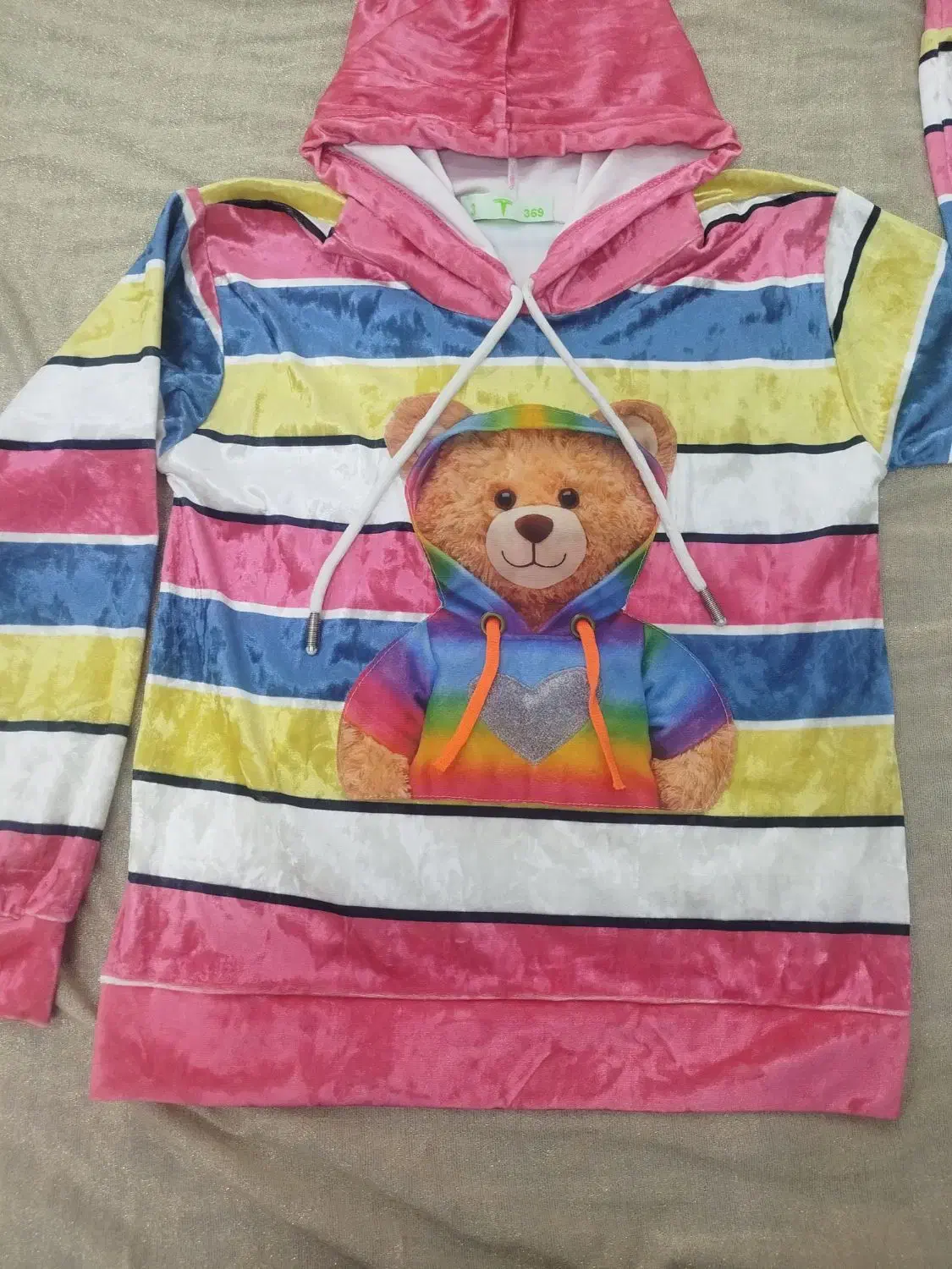 هودی مخمل دخترانه مناسب سن ۹تا۱۲سال|کفش و لباس بچه|قم, شهر قائم|دیوار