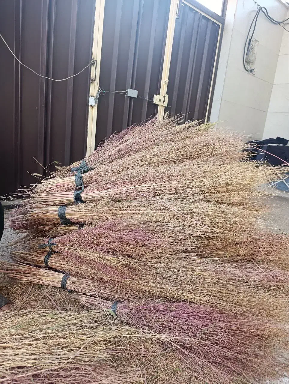 صد دسته جارو بزرگ|لوازم نظافت|خرمآباد, |دیوار