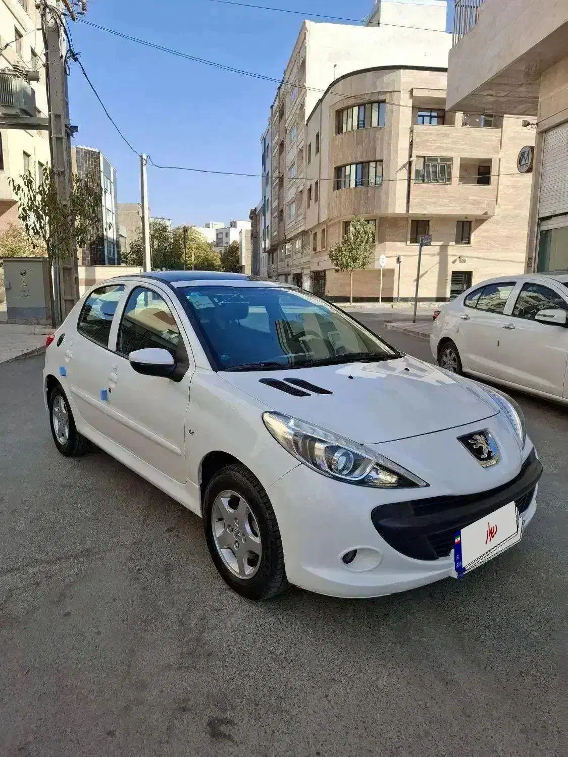 207 مدل 1402 بیرنگ|خودرو سواری و وانت|همدان, |دیوار